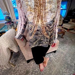 Cache T-shirt top NWOT